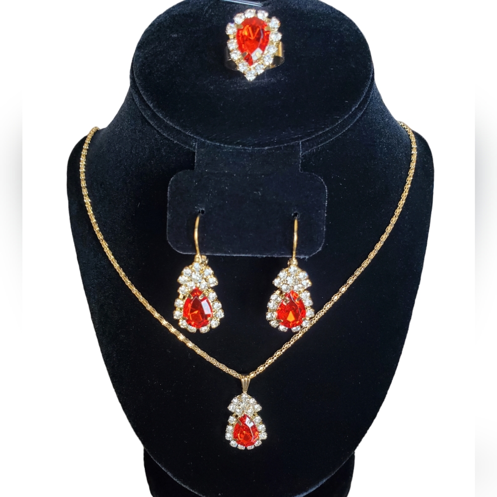 Crystal zirconia Ruby teardrop set